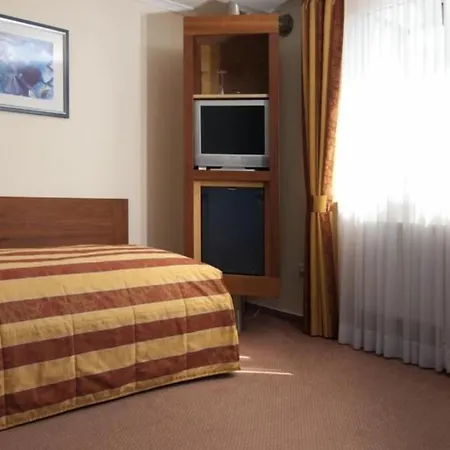 Huetter Ξενοδοχείο 3*